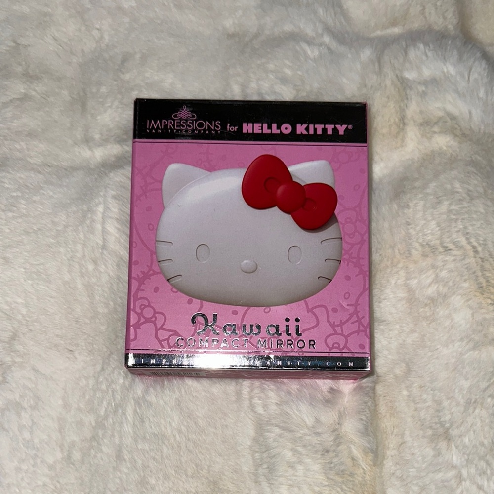 Hello Kitty Compact Mirror - White and Red